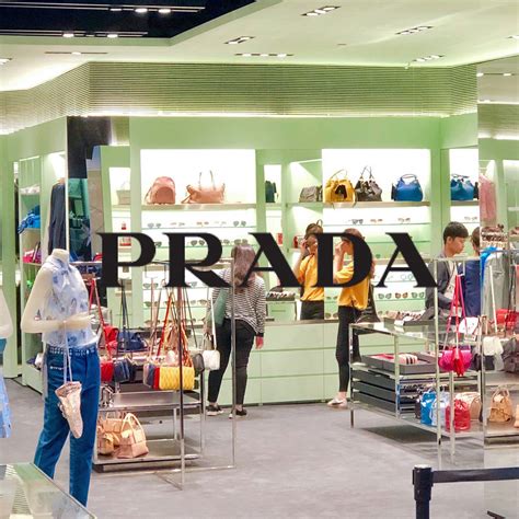 prada online store